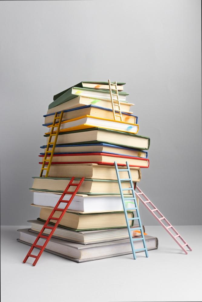 Une pile de livres